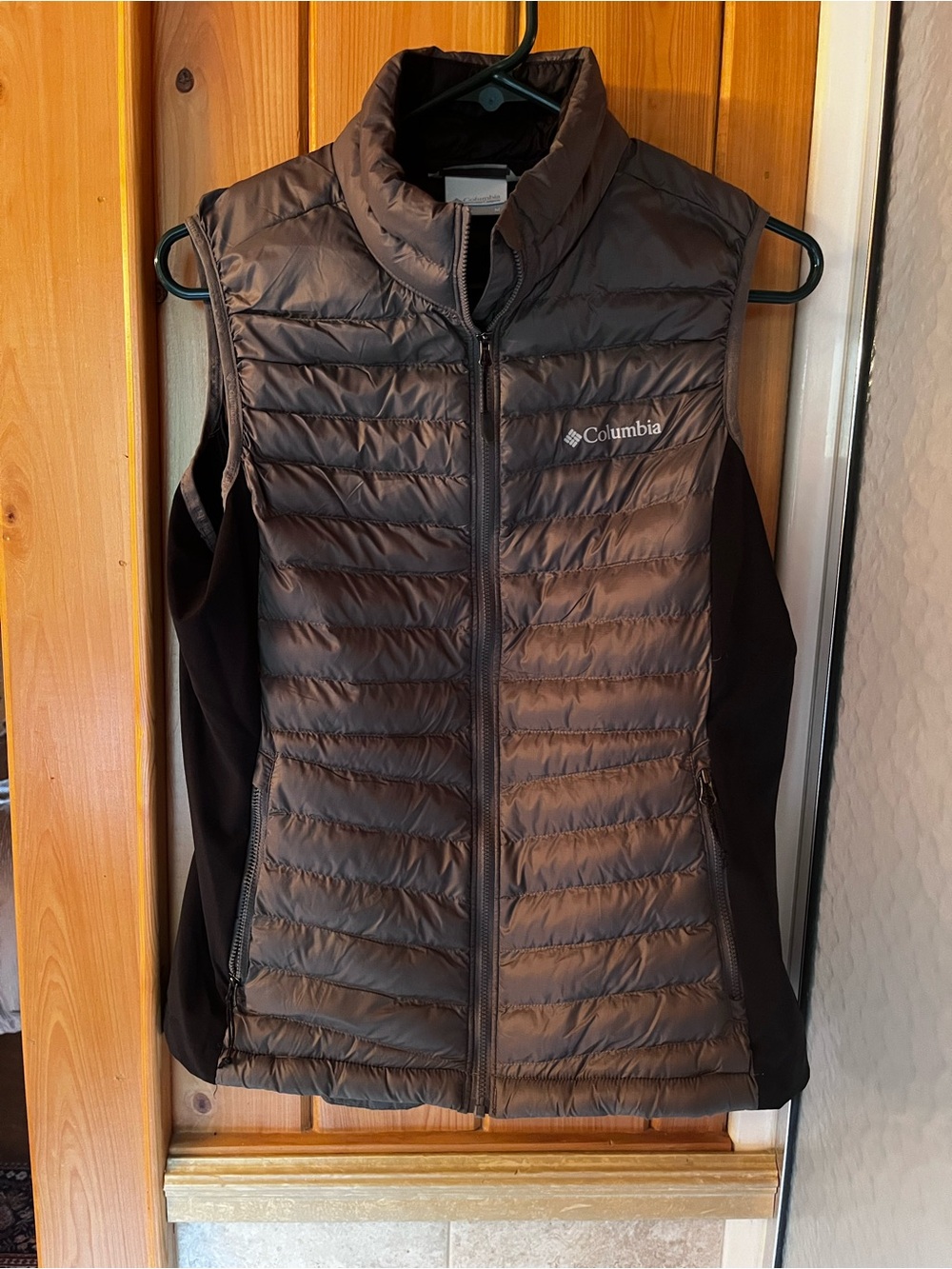 Columbia Women's grey Lightweight Packable Puffer Vest